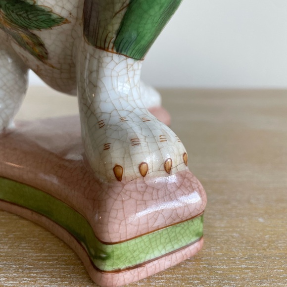 Wong Lee 10” Floral Bird Oriental Pedestal Base Vase/Urn - Picture 5 of 11